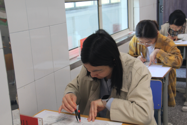 七初东校区一场别开生面的教学相长正式拉开序幕 (8) 七初东校区一场别开生面的教学相长正式拉开序幕 (8)